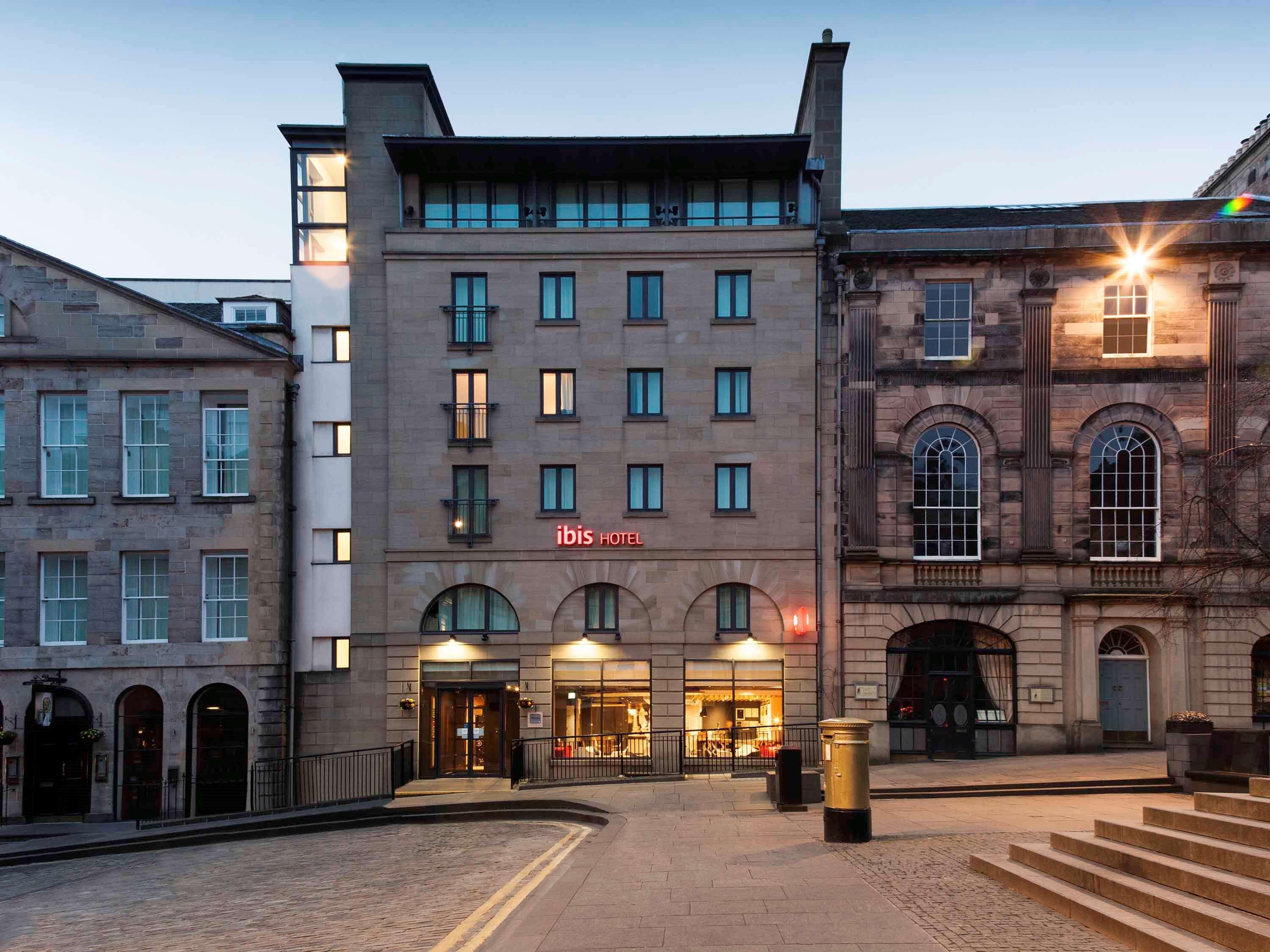 Ibis Edinburgh Centre Royal Mile - Hunter Square Hotel Exterior foto